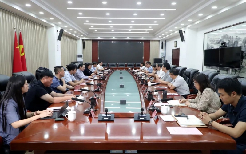 周波接待天津榮程祥泰投資控股集團(tuán)有限公司、天津東疆綜合保稅區(qū)、天津市海河產(chǎn)業(yè)基金管理有限公司負(fù)責(zé)人一行