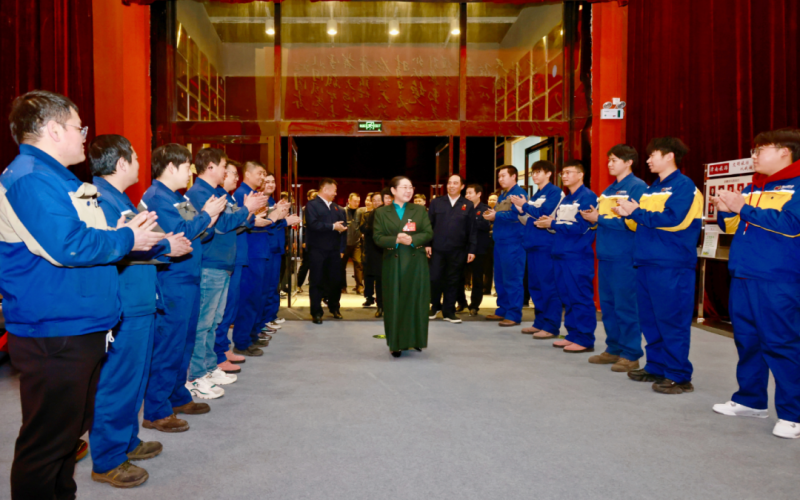 榮程集團歡迎全國人大代表、榮程集團董事會主席張榮華光榮履職載譽歸來