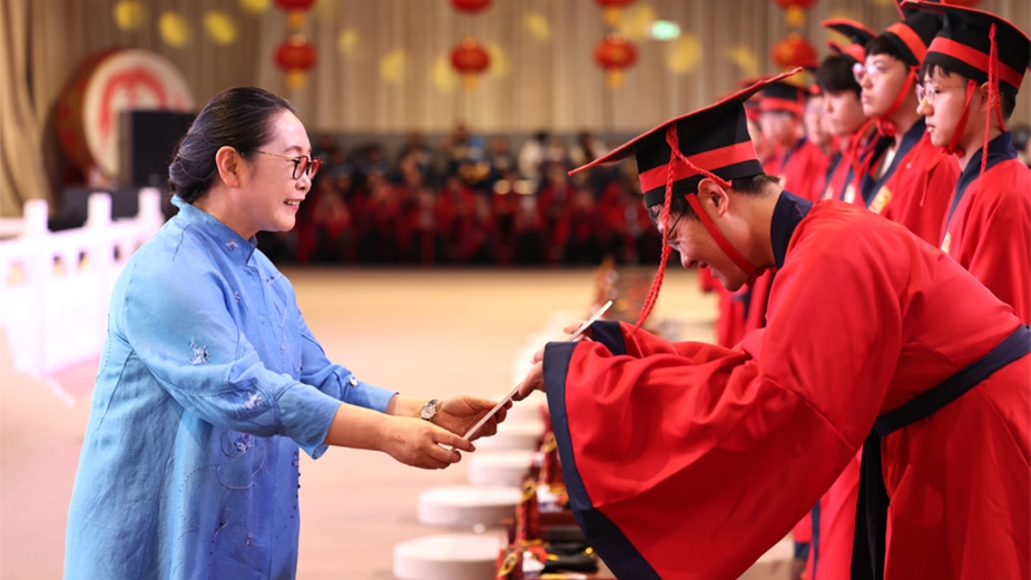 金秋揚(yáng)帆，逐夢(mèng)遠(yuǎn)航！榮程學(xué)子成人禮儀式